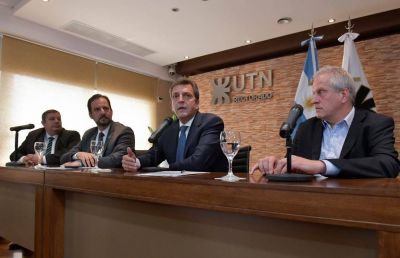 Massa y Perczyk recibieron el apoyo de rectores universitarios al Presupuesto 2023
