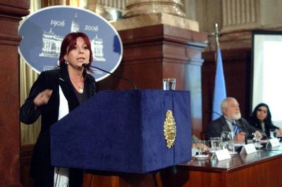 María Cristina Perceval asoma para suceder a Elizabeth Gómez Alcorta