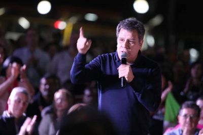 En medio de la interna radical, Facundo Manes dio se�ales de su proyecto econ�mico y le envi� otro gui�o a Schiaretti
