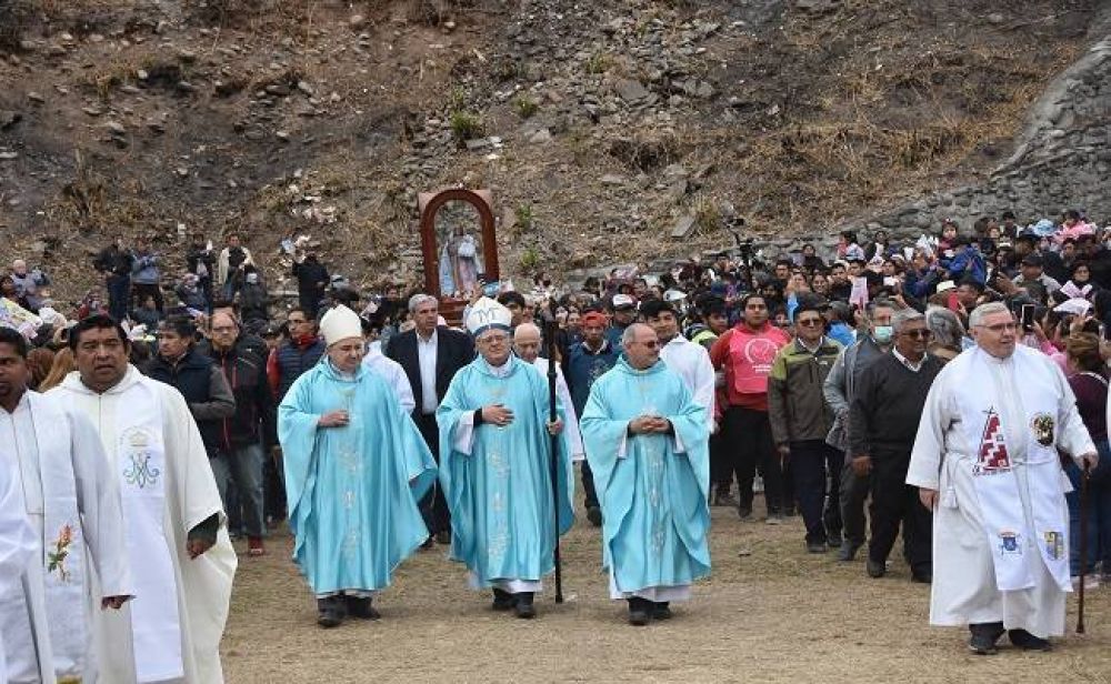 La Virgen de Ro Blanco y Paypaya recibi el cario de la familia de Jujuy