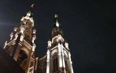 Tres de Febrero: Se vuelve a iluminar la Iglesia de Lourdes
