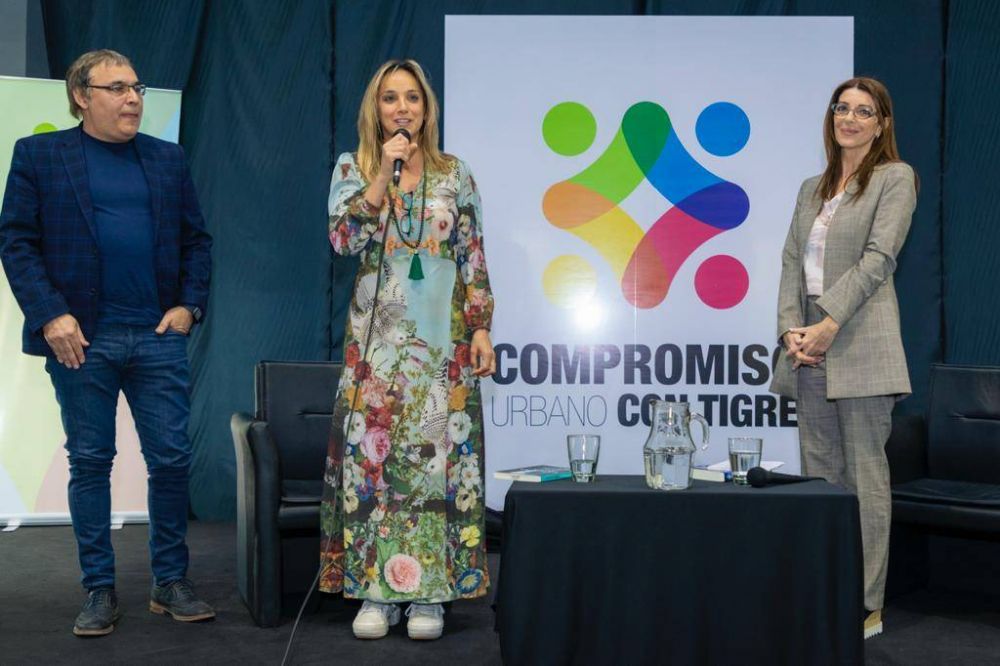 Malena Galmarini particip� del Ciclo de Charlas Comprometid@s con Tigre junto a Gabriel Rol�n y Cynthia Wila