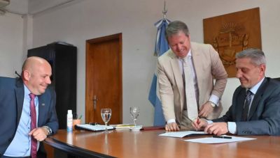 Arcioni retom� sus funciones a cargo del Poder Ejecutivo Provincial