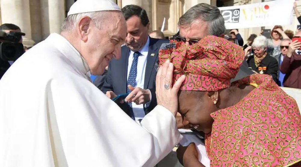 El Papa Francisco agradece a revista misionera �ser la voz de los sin voz�