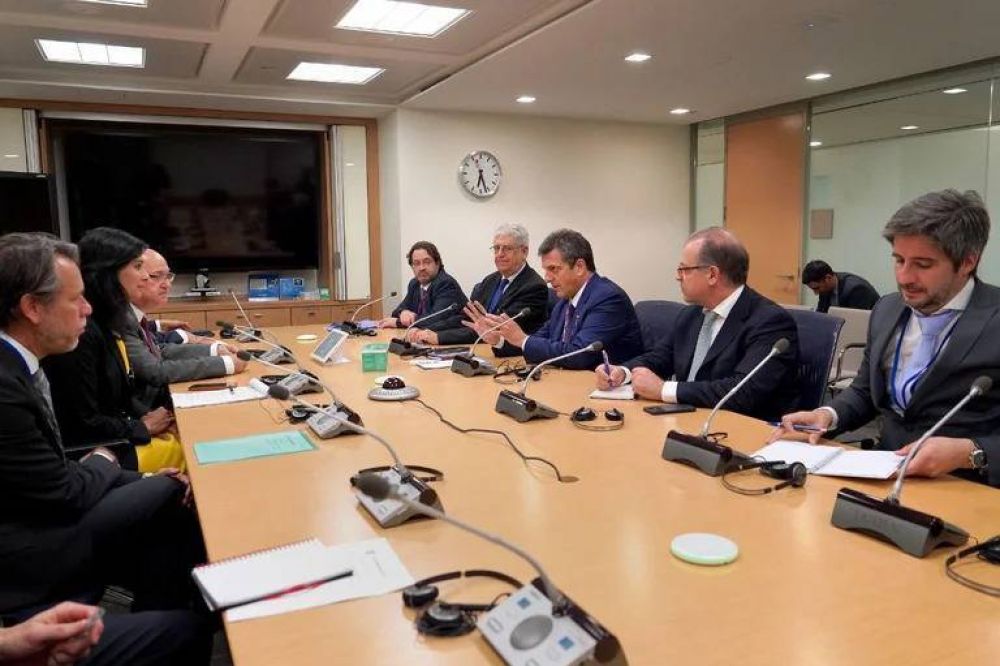 Mientras buscan mecanismos para desacelerar la inflaci�n, Massa y el equipo econ�mico recibir�n el dato de septiembre en la sede del FMI