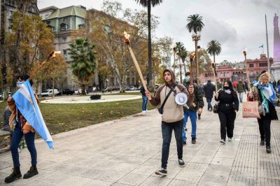 Atentado a Cristina Kirchner: Los millones de sospechas que apuntan a Revoluci�n Federal