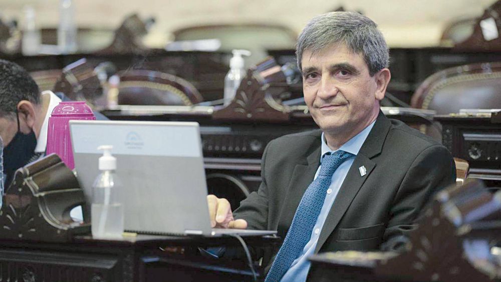 Gabriel Yedlin renuncia a la Nacin y vuelve a ocupar una banca en la Legislatura de Tucumn