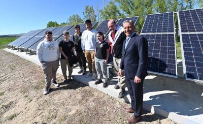 Arcioni inauguró los paneles solares de la Escuela Agrotécnica N° 733 de Gaiman