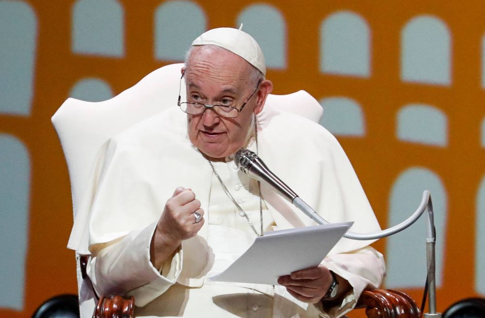 El Papa en el ngelus: La oracin es la medicina de la fe