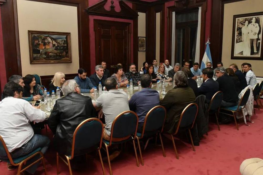 Provincia prepara otro aumento salarial para los estatales: �Cu�l ser�a la oferta?