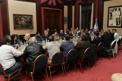 Provincia prepara otro aumento salarial para los estatales: �Cu�l ser�a la oferta?