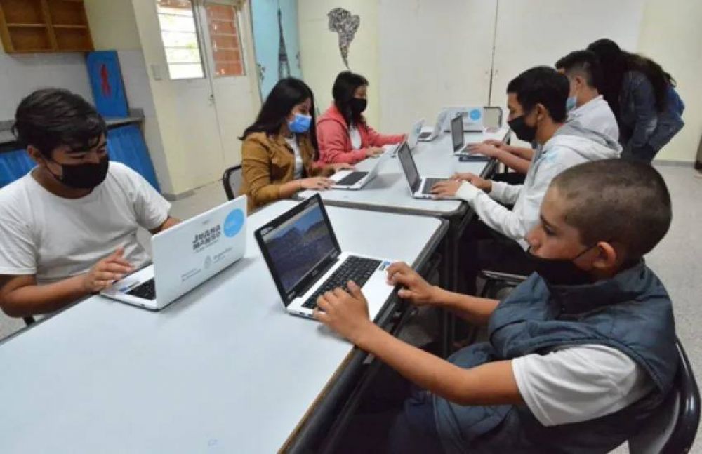 El Gobierno anunci� que entregar� notebooks a todos los estudiantes chaque�os: 