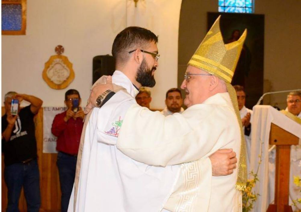 Alegra en Esquel: la prelatura tiene un nuevo sacerdote