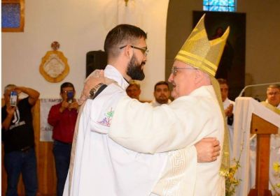 Alegría en Esquel: la prelatura tiene un nuevo sacerdote