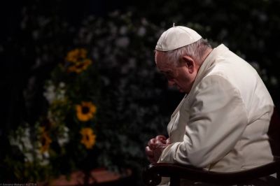Las 10 cosas por las que el Papa reza muy preocupado
