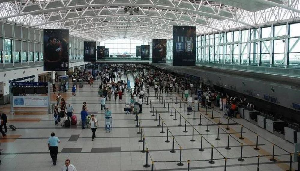 Oficial: durante el macrismo se fueron del pa�s casi el triple de j�venes que con Alberto