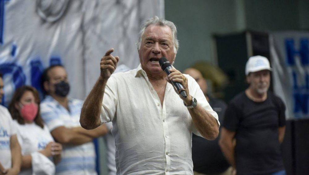 Se afianza la alianza menos esperada: Barrionuevo destac� a un camporista como presidenciable