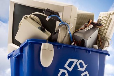 Jornada de reciclaje de aparatos informáticos en desuso