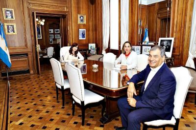 Reapareci� Cristina Kirchner en el Senado y recibi� al expresidente de Ecuador Rafael Correa