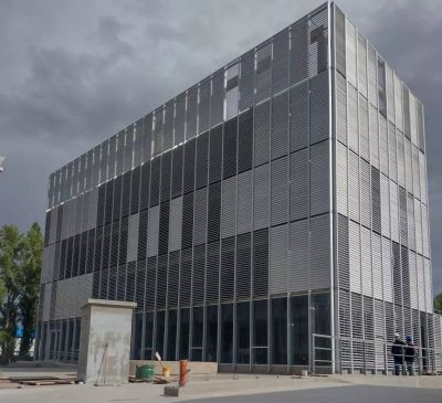 Di Tella y Valeri recorrieron la obra del nuevo edificio de la Secretaría de Energía en Cipolletti