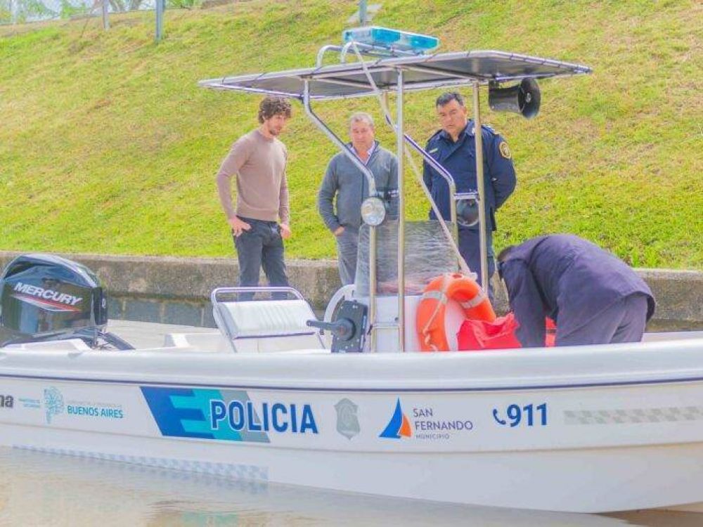 Juan Andreotti present una Nueva Lancha de la Polica para seguridad en Islas