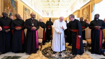 El Papa: laicos m�s responsables para la vida y el futuro de la Iglesia