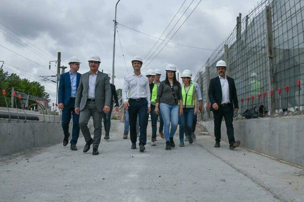 Firman convenio para construccin de Paso Bajo a Nivel en vas del ferrocarril Roca en San Vicente