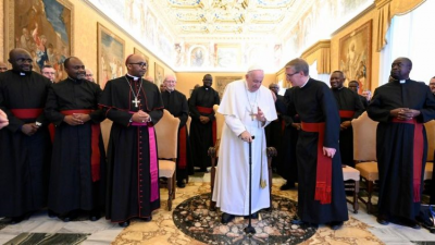 El Papa pide mayor corresponsabilidad de los fieles laicos en la vida y el futuro de la Iglesia