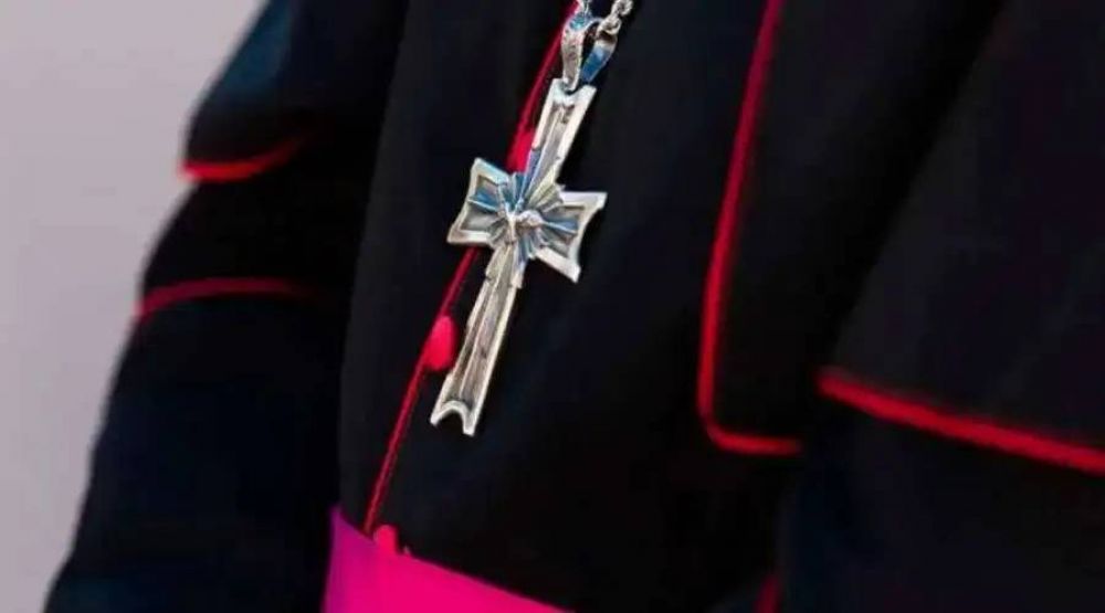 Cmo lleg a la Amazona una cruz regalada por Juan Pablo II a un obispo espaol?