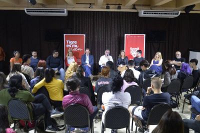 Julio Zamora en General Pacheco: �Las reuniones son una herramienta poderosa para dise�ar una agenda municipal que aborde las problem�ticas y las necesidades de los j�venes�