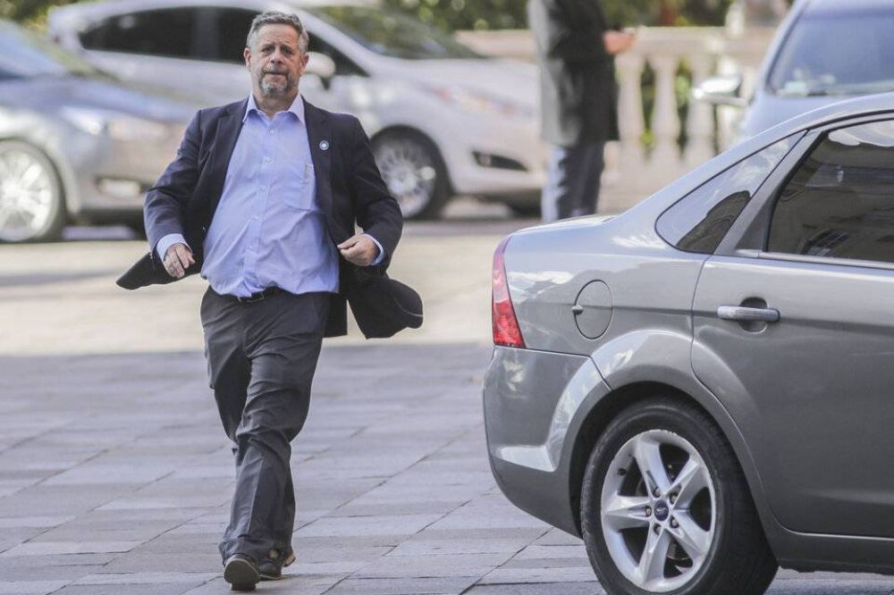 Denuncia penal por desvo de fondos del ministerio de Salud de Macri