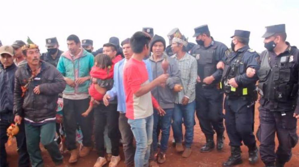 Un obispo argentino pide dilogo tras desalojo de comunidad indgena en Paraguay