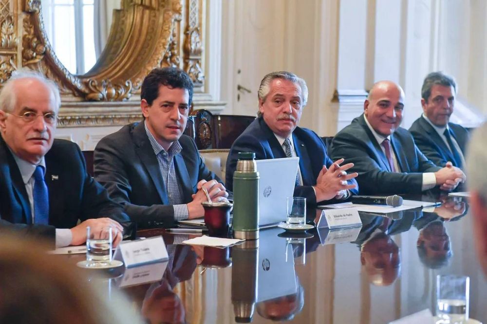 Alberto Fernndez intenta que Juan Manzur se tome licencia sin renunciar y piensa dejar la lapicera en manos de otro ministro