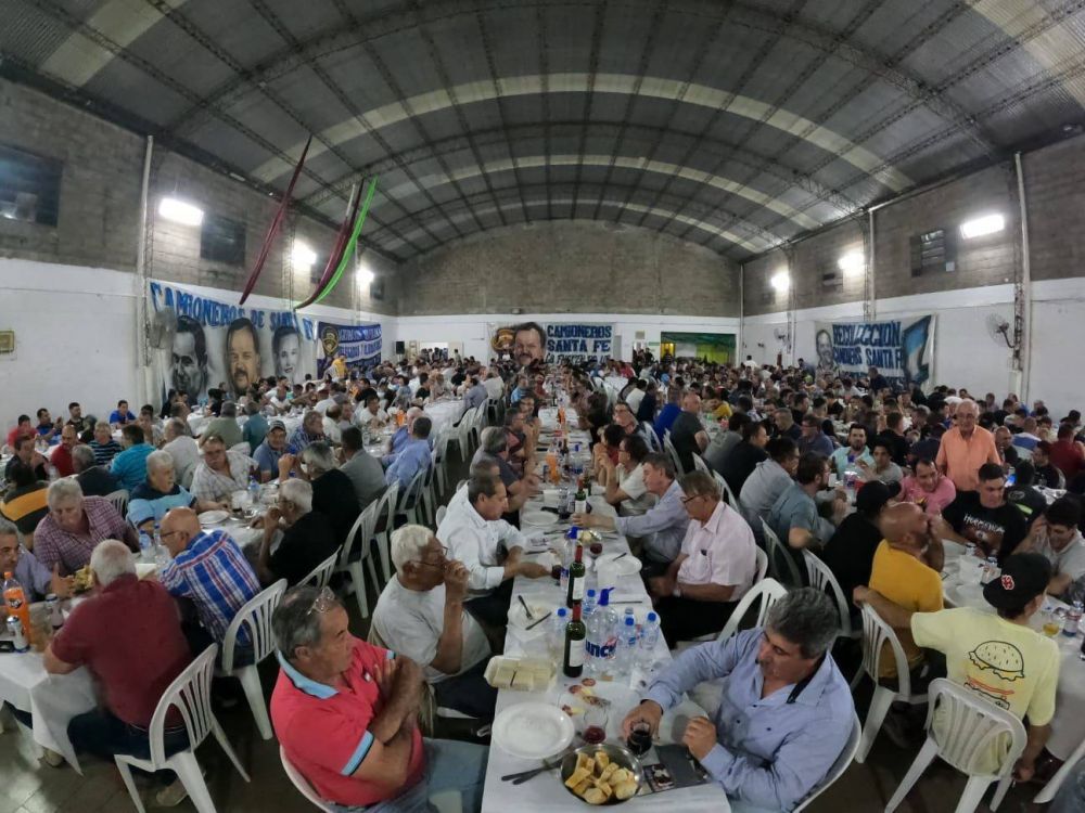 Aladio present el acuerdo salarial de Camioneros del 107% y anunci la compra de un camping en Villa la Rivera