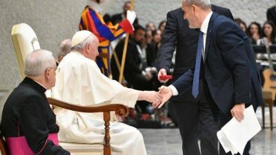 El Papa exhorta a reaccionar contra el individualismo y abrirse a los dem�s