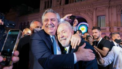 Tras el triunfo de Lula, el Presidente viaja a Brasil para felicitarlo