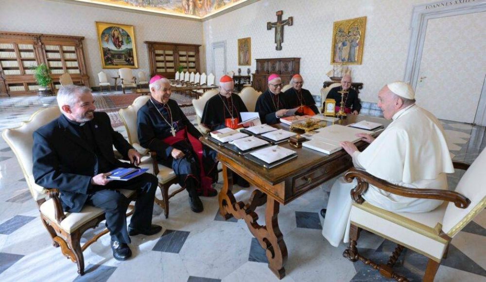 La Presidencia del CELAM entreg al Papa Francisco el Documento de la Asamblea Eclesial