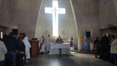 El Card. Poli presidió la misa por los 80 años de la capilla del cementerio de la Chacarita