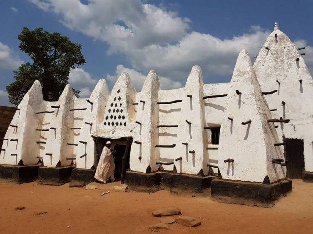 La Mezquita de Larabanga, una joya islámica de 700 años en Ghana