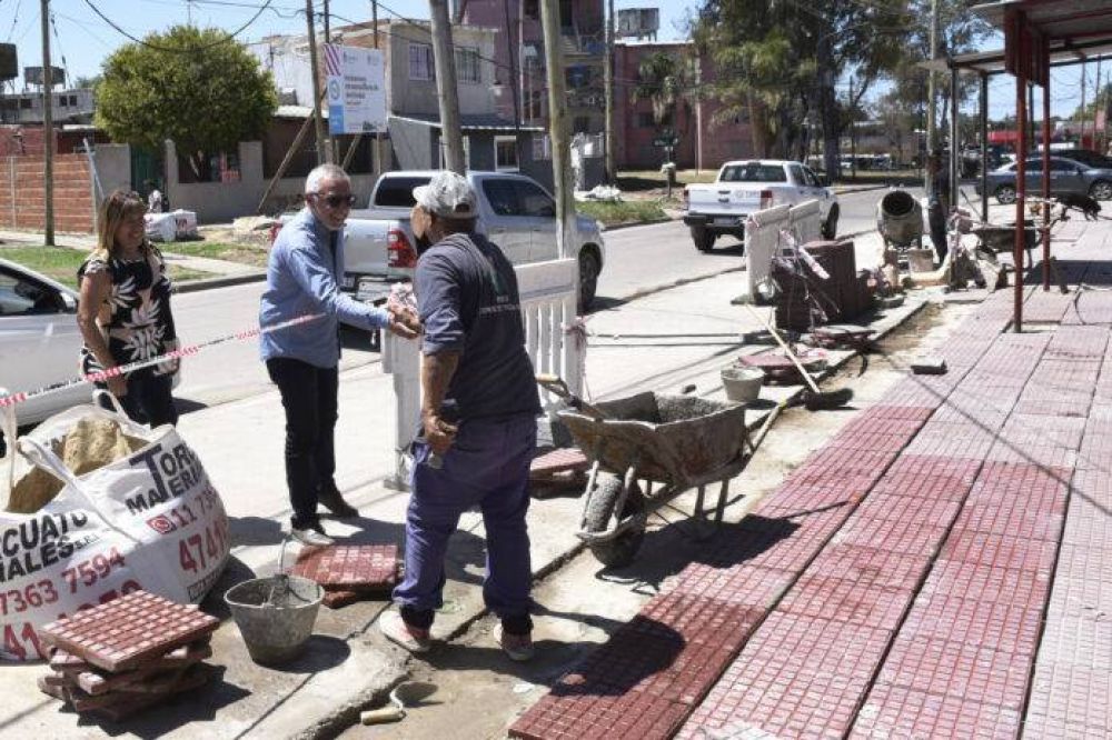 El Municipio de Tigre contin�a con su Plan de Veredas Comerciales en el barrio Almirante Brown