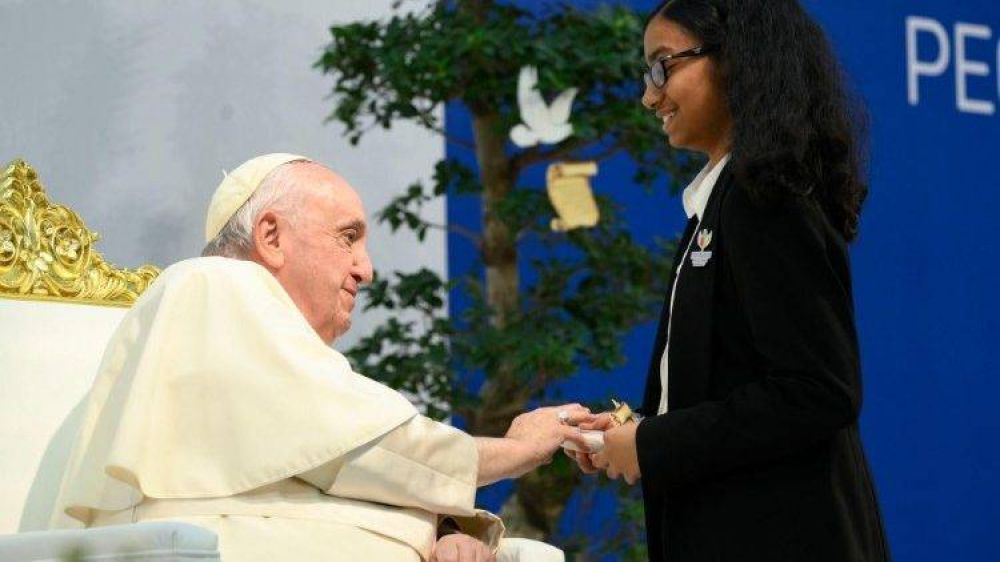El Papa: Jvenes la Iglesia est con ustedes y los necesita
