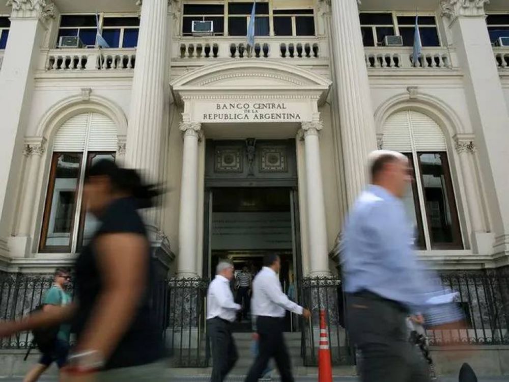 Los mercados vuelven a poner el foco en las reservas y advierten por la deuda p�blica
