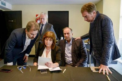Tras el desayuno del PRO, Ritondo dijo que los precandidatos son Bullrich, Vidal y Rodr�guez Larreta