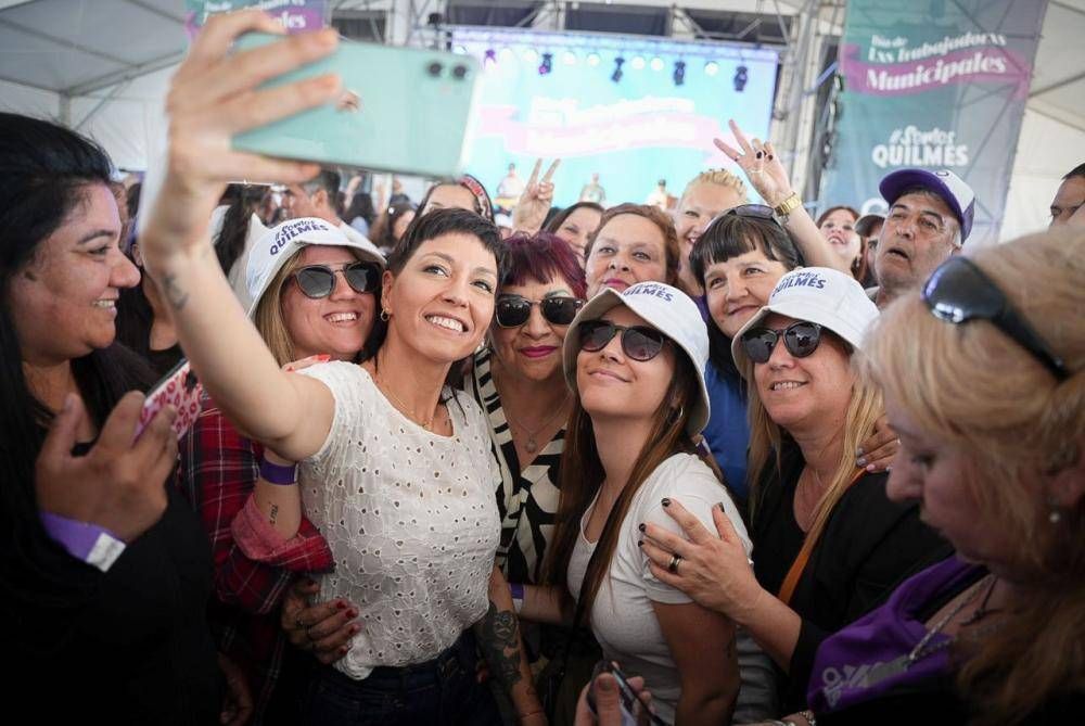 Mayra Mendoza anunci� una suba salarial y un bono de fin de a�o para los municipales
