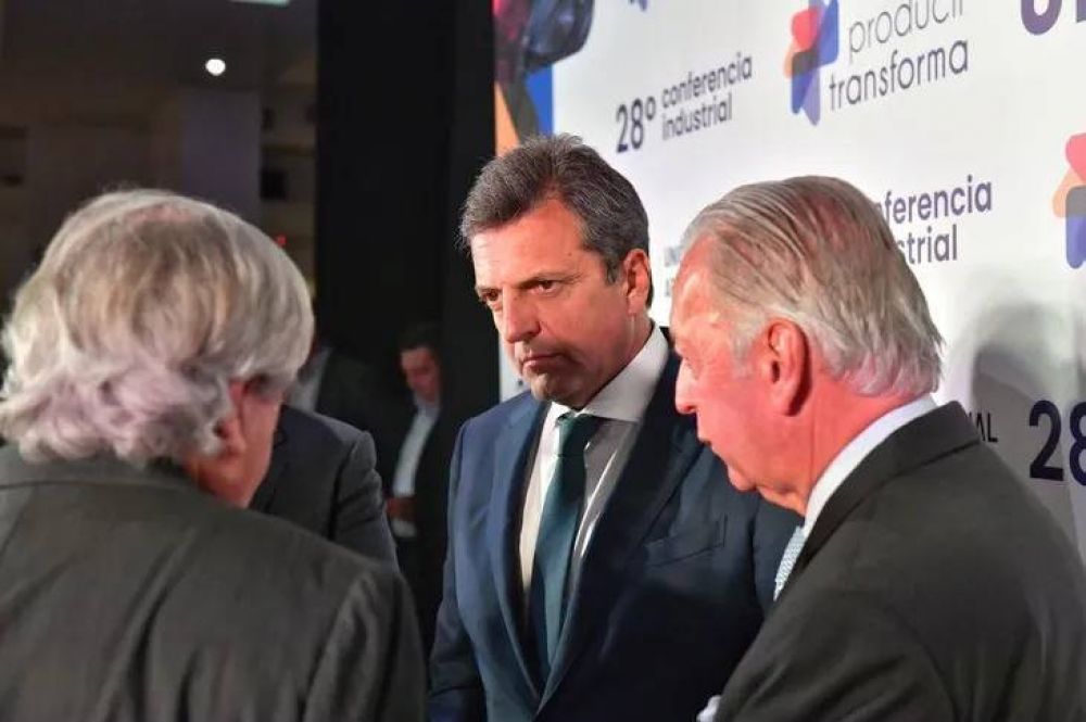 Massa promete d�lares para la producci�n y advierte que 