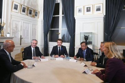 Con Petro, Fernández y Macron como facilitadores, el gobierno y la oposición de Venezuela vuelven al diálogo en París