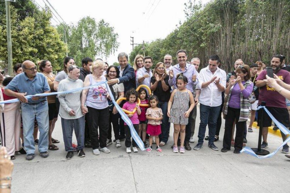 Katopodis, Cascallares y Fabiani inauguraron una obra de pavimento y recorrieron El Estado en Tu Barrio