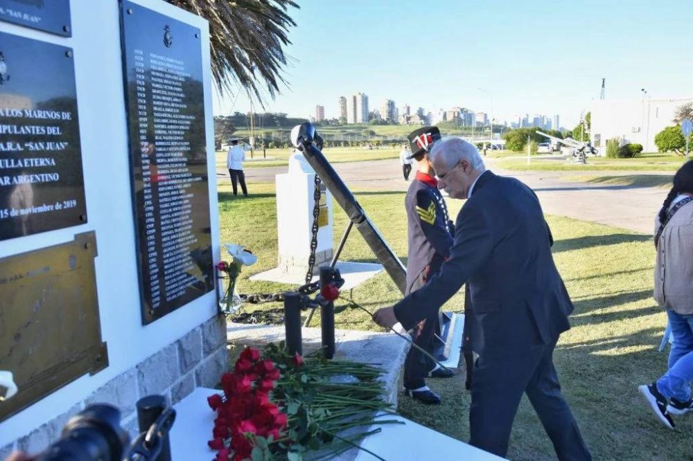 Taiana encabez homenaje por el ARA San Juan y pidi verdad y justicia