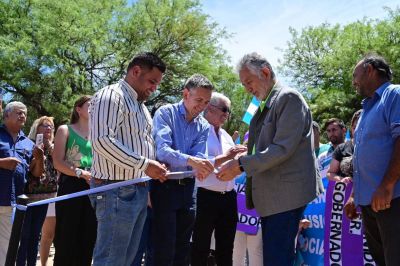 El gobernador inaugur� la nueva perforaci�n y puesta en valor de la planta tratamiento de Los Cajones