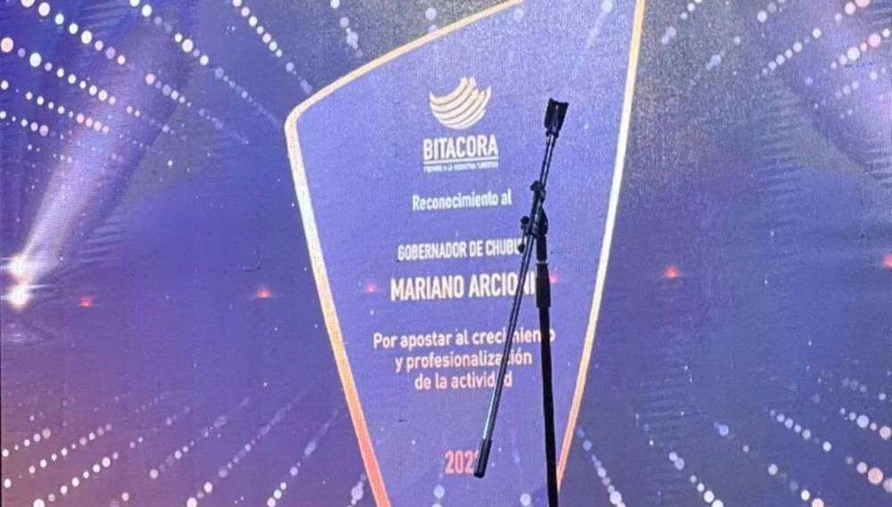Arcioni recibi un premio nacional por la poltica turstica implementada en Chubut